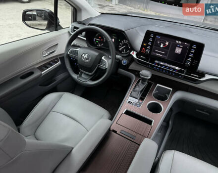 Серый Тойота Сиенна, объемом двигателя 2.5 л и пробегом 9 тыс. км за 47000 $, фото 55 на Automoto.ua