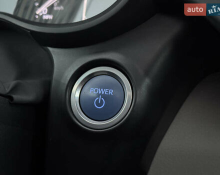 Серый Тойота Сиенна, объемом двигателя 2.5 л и пробегом 9 тыс. км за 47000 $, фото 76 на Automoto.ua