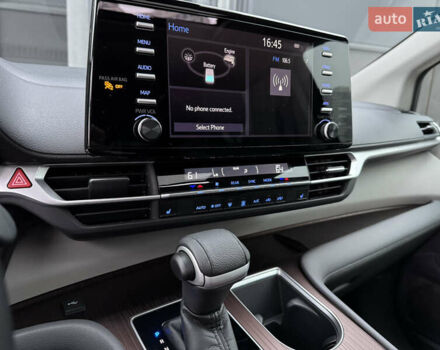 Серый Тойота Сиенна, объемом двигателя 2.5 л и пробегом 9 тыс. км за 47000 $, фото 38 на Automoto.ua