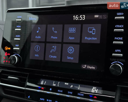 Серый Тойота Сиенна, объемом двигателя 2.5 л и пробегом 9 тыс. км за 47000 $, фото 69 на Automoto.ua