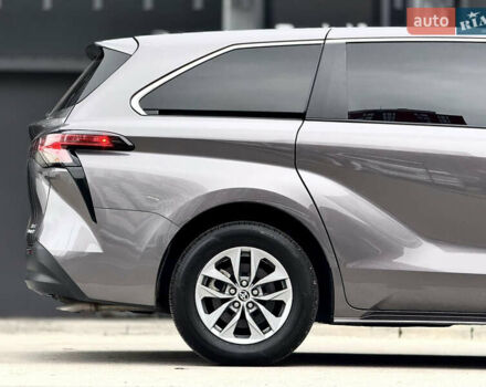 Серый Тойота Сиенна, объемом двигателя 2.5 л и пробегом 9 тыс. км за 47000 $, фото 8 на Automoto.ua