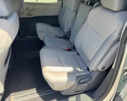 Серый Тойота Сиенна, объемом двигателя 2.5 л и пробегом 11 тыс. км за 7000 $, фото 10 на Automoto.ua