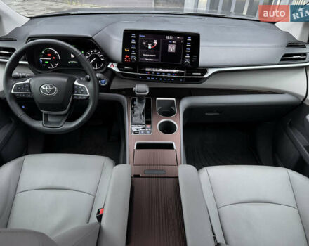 Серый Тойота Сиенна, объемом двигателя 2.5 л и пробегом 9 тыс. км за 47000 $, фото 54 на Automoto.ua