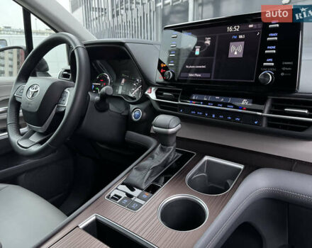 Серый Тойота Сиенна, объемом двигателя 2.5 л и пробегом 9 тыс. км за 47000 $, фото 65 на Automoto.ua