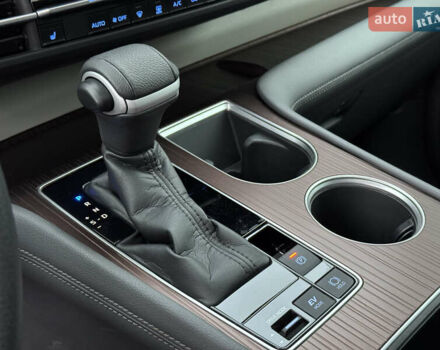 Серый Тойота Сиенна, объемом двигателя 2.5 л и пробегом 9 тыс. км за 47000 $, фото 4 на Automoto.ua