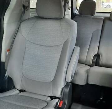 Сірий Тойота Сієнна, об'ємом двигуна 2.5 л та пробігом 150 тис. км за 29000 $, фото 3 на Automoto.ua