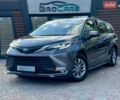 Серый Тойота Сиенна, объемом двигателя 2.5 л и пробегом 47 тыс. км за 39900 $, фото 1 на Automoto.ua
