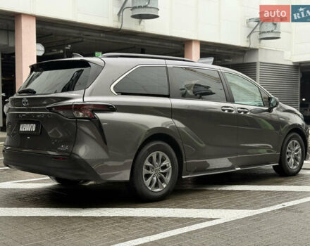 Серый Тойота Сиенна, объемом двигателя 2.5 л и пробегом 91 тыс. км за 41500 $, фото 8 на Automoto.ua