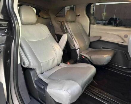 Серый Тойота Сиенна, объемом двигателя 2.5 л и пробегом 12 тыс. км за 17300 $, фото 15 на Automoto.ua