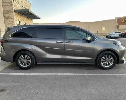 Серый Тойота Сиенна, объемом двигателя 2.5 л и пробегом 12 тыс. км за 17300 $, фото 4 на Automoto.ua