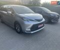 Серый Тойота Сиенна, объемом двигателя 2.5 л и пробегом 112 тыс. км за 37800 $, фото 1 на Automoto.ua