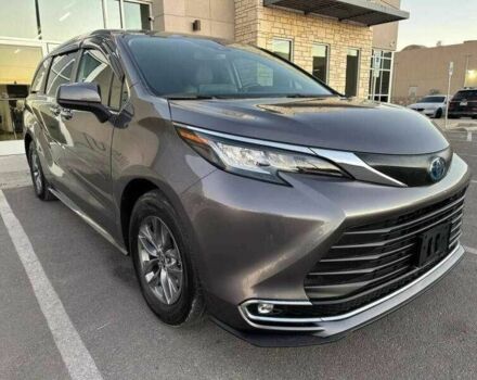 Серый Тойота Сиенна, объемом двигателя 2.5 л и пробегом 12 тыс. км за 17300 $, фото 5 на Automoto.ua