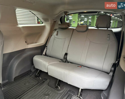 Серый Тойота Сиенна, объемом двигателя 2.5 л и пробегом 91 тыс. км за 41500 $, фото 23 на Automoto.ua