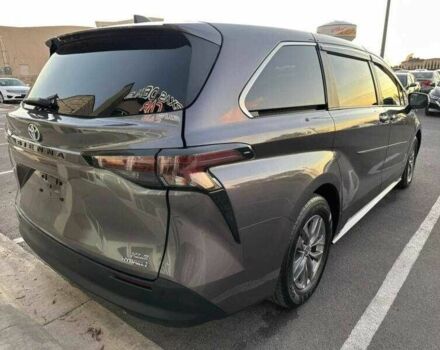 Серый Тойота Сиенна, объемом двигателя 2.5 л и пробегом 12 тыс. км за 17300 $, фото 3 на Automoto.ua