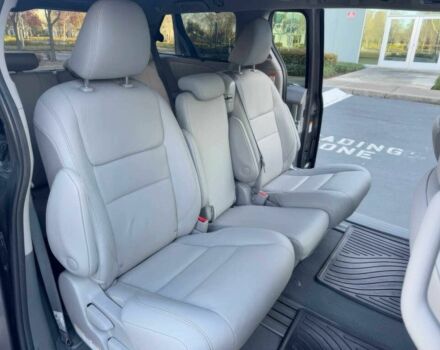 Сірий Тойота Сієнна, об'ємом двигуна 3.5 л та пробігом 48 тис. км за 14000 $, фото 15 на Automoto.ua