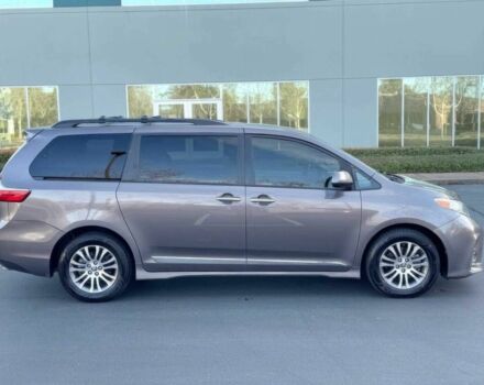 Сірий Тойота Сієнна, об'ємом двигуна 3.5 л та пробігом 48 тис. км за 14000 $, фото 7 на Automoto.ua