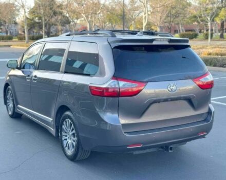 Сірий Тойота Сієнна, об'ємом двигуна 3.5 л та пробігом 48 тис. км за 14000 $, фото 4 на Automoto.ua