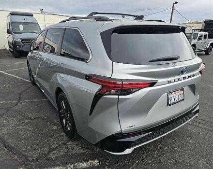 Серый Тойота Сиенна, объемом двигателя 0 л и пробегом 23 тыс. км за 47800 $, фото 2 на Automoto.ua