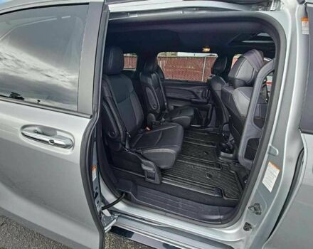 Серый Тойота Сиенна, объемом двигателя 0 л и пробегом 23 тыс. км за 47800 $, фото 9 на Automoto.ua