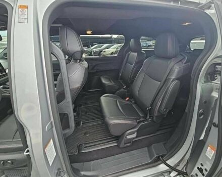 Серый Тойота Сиенна, объемом двигателя 0 л и пробегом 23 тыс. км за 47800 $, фото 7 на Automoto.ua