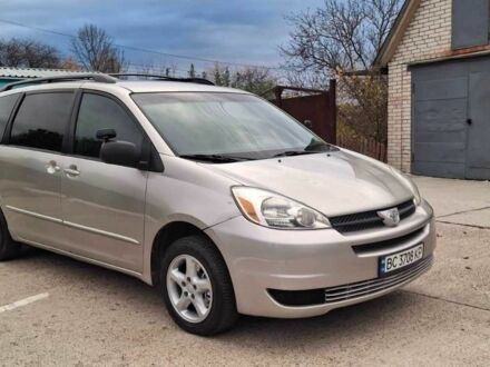 Серый Тойота Сиенна, объемом двигателя 3.3 л и пробегом 270 тыс. км за 6999 $, фото 1 на Automoto.ua