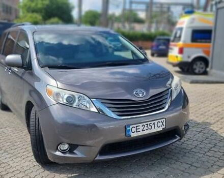 Сірий Тойота Сієнна, об'ємом двигуна 3.5 л та пробігом 295 тис. км за 13400 $, фото 1 на Automoto.ua