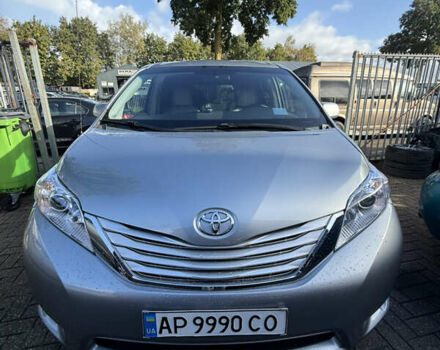 Серый Тойота Сиенна, объемом двигателя 3.46 л и пробегом 250 тыс. км за 11500 $, фото 1 на Automoto.ua