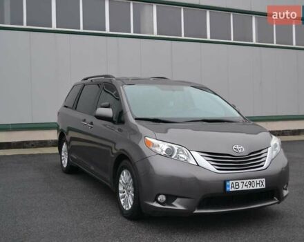 Серый Тойота Сиенна, объемом двигателя 3.5 л и пробегом 167 тыс. км за 20600 $, фото 1 на Automoto.ua