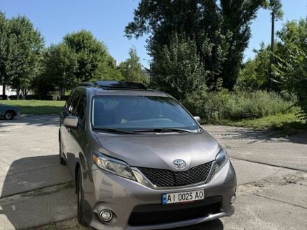 Сірий Тойота Сієнна, об'ємом двигуна 3.5 л та пробігом 186 тис. км за 22900 $, фото 1 на Automoto.ua