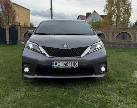 Сірий Тойота Сієнна, об'ємом двигуна 3.5 л та пробігом 75 тис. км за 22500 $, фото 1 на Automoto.ua