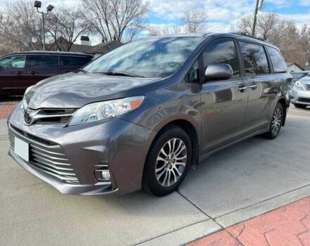Серый Тойота Сиенна, объемом двигателя 3.5 л и пробегом 43 тыс. км за 6500 $, фото 1 на Automoto.ua