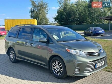 Тойота Сієнна 2019 у Жовкві на Automoto.ua Сірий Тойота Сієнна, об'ємом двигуна 3.46 л та пробігом 67 тис. км за 29850 $, фото 1 на Automoto.ua