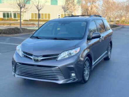 Тойота Сиенна 2020 в Киеве на Automoto.ua Серый Тойота Сиенна, объемом двигателя 3.5 л и пробегом 45 тыс. км за 24000 $, фото 1 на Automoto.ua