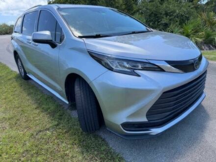 Серый Тойота Сиенна, объемом двигателя 2.5 л и пробегом 11 тыс. км за 7000 $, фото 1 на Automoto.ua