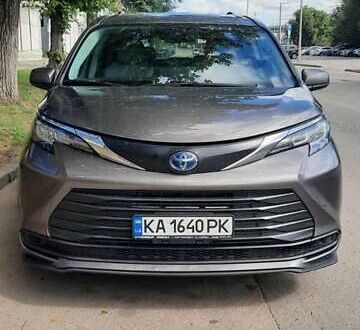 Сірий Тойота Сієнна, об'ємом двигуна 2.5 л та пробігом 150 тис. км за 29000 $, фото 1 на Automoto.ua