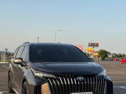 Тойота Сиенна 2022 в Одессе на Automoto.ua Серый Тойота Сиенна, объемом двигателя 2.49 л и пробегом 42 тыс. км за 65000 $, фото 1 на Automoto.ua