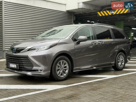 Тойота Сиенна 2023 в Киеве на Automoto.ua Серый Тойота Сиенна, объемом двигателя 2.5 л и пробегом 91 тыс. км за 41500 $, фото 1 на Automoto.ua