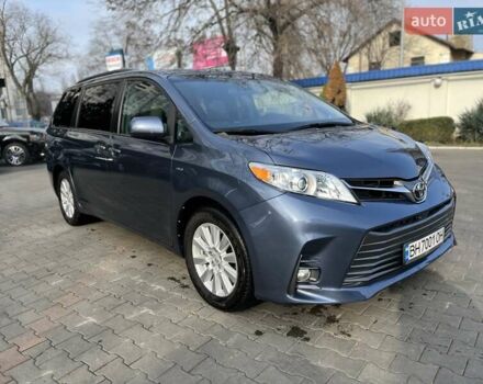 Синий Тойота Сиенна, объемом двигателя 3.46 л и пробегом 140 тыс. км за 20900 $, фото 2 на Automoto.ua