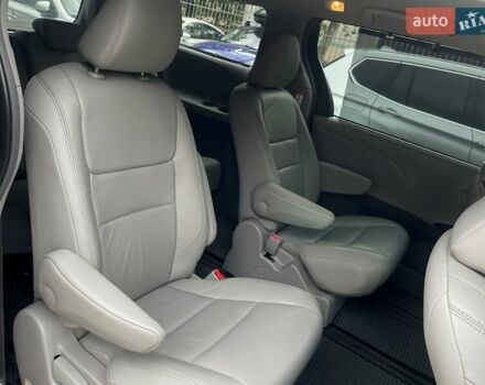 Синий Тойота Сиенна, объемом двигателя 3.46 л и пробегом 140 тыс. км за 22100 $, фото 26 на Automoto.ua