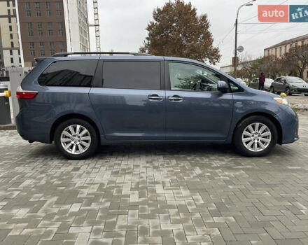 Синій Тойота Сієнна, об'ємом двигуна 3.46 л та пробігом 143 тис. км за 21300 $, фото 4 на Automoto.ua
