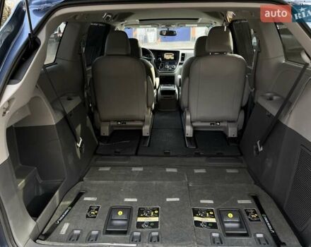 Синий Тойота Сиенна, объемом двигателя 3.46 л и пробегом 140 тыс. км за 20900 $, фото 29 на Automoto.ua