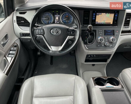 Синій Тойота Сієнна, об'ємом двигуна 3.46 л та пробігом 143 тис. км за 21300 $, фото 17 на Automoto.ua