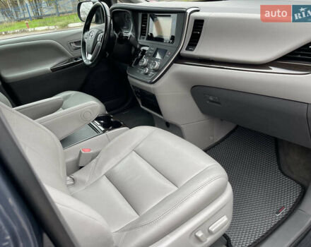 Синій Тойота Сієнна, об'ємом двигуна 3.46 л та пробігом 143 тис. км за 21300 $, фото 28 на Automoto.ua