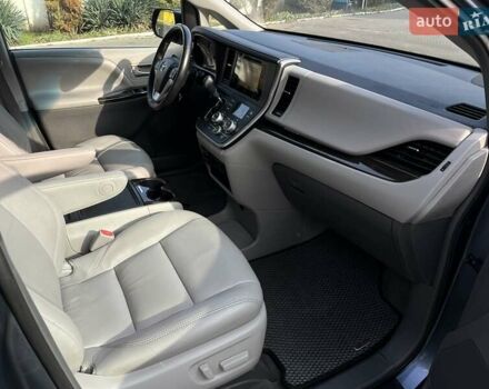 Синий Тойота Сиенна, объемом двигателя 3.46 л и пробегом 140 тыс. км за 20900 $, фото 24 на Automoto.ua