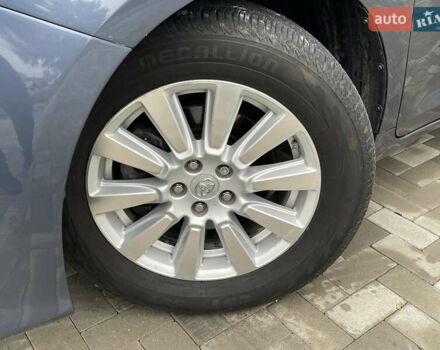 Синій Тойота Сієнна, об'ємом двигуна 3.46 л та пробігом 143 тис. км за 21300 $, фото 35 на Automoto.ua