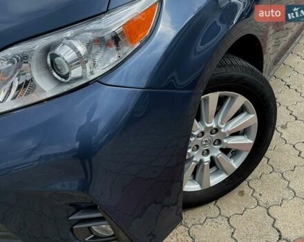 Синий Тойота Сиенна, объемом двигателя 3.46 л и пробегом 140 тыс. км за 22100 $, фото 8 на Automoto.ua