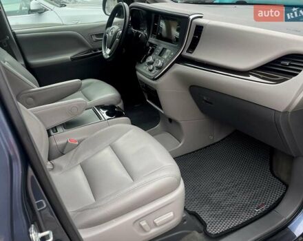 Синий Тойота Сиенна, объемом двигателя 3.46 л и пробегом 140 тыс. км за 22100 $, фото 25 на Automoto.ua