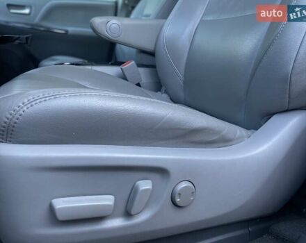 Синий Тойота Сиенна, объемом двигателя 3.46 л и пробегом 223 тыс. км за 22900 $, фото 12 на Automoto.ua