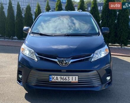 Синий Тойота Сиенна, объемом двигателя 3.46 л и пробегом 223 тыс. км за 22900 $, фото 2 на Automoto.ua