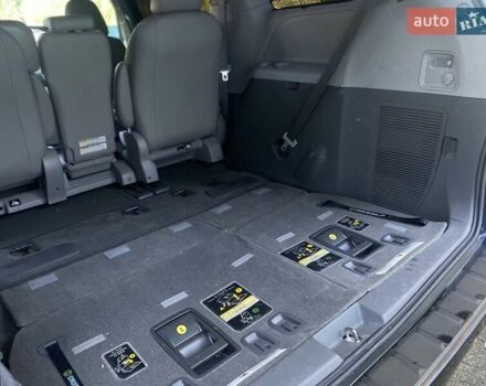 Синий Тойота Сиенна, объемом двигателя 3.46 л и пробегом 223 тыс. км за 22900 $, фото 22 на Automoto.ua